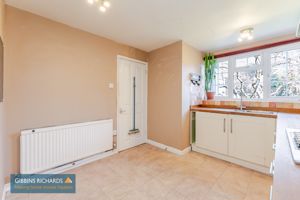 Kitchen/Breakfast Room- click for photo gallery